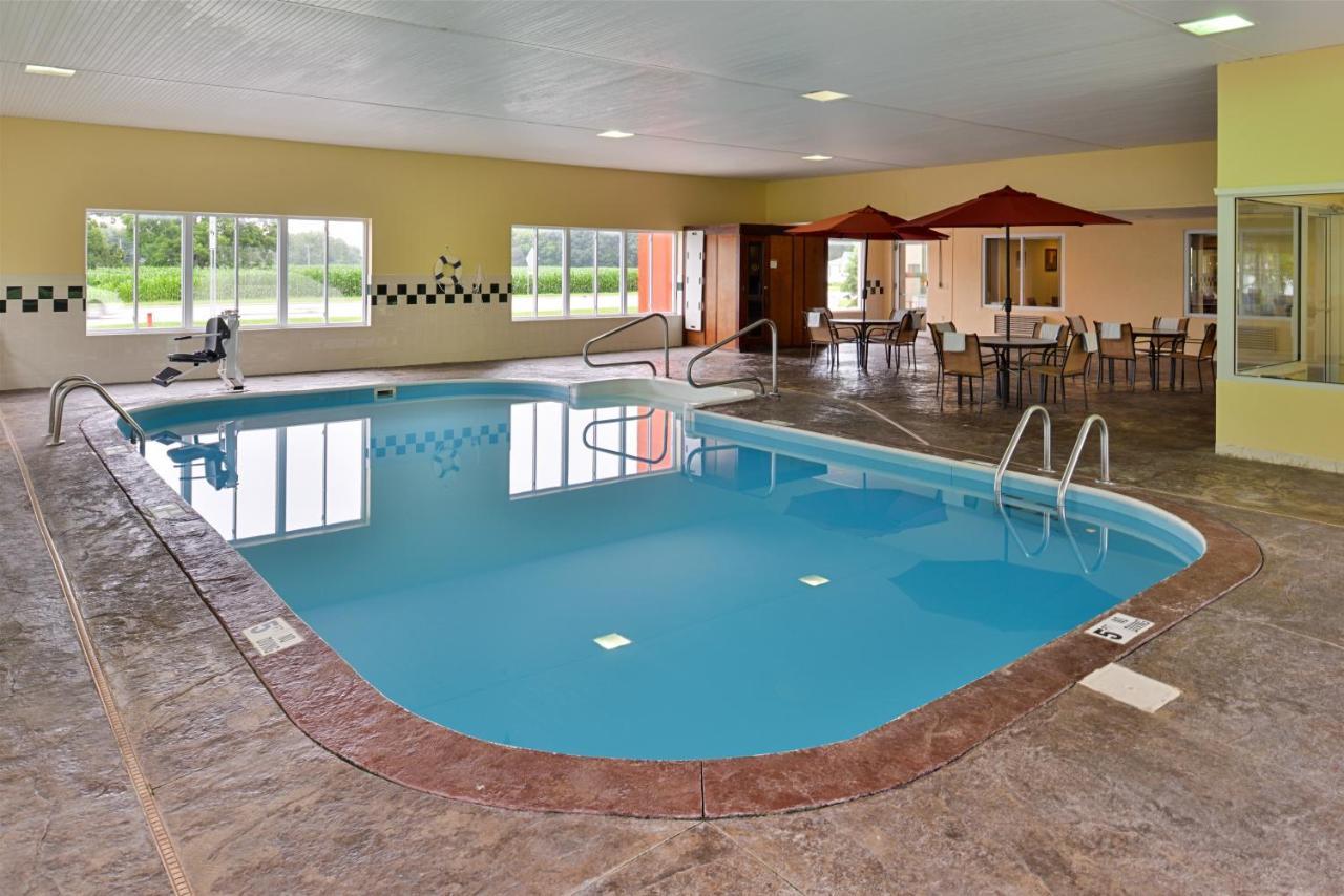 Red Roof Inn Sandusky - Милан Экстерьер фото
